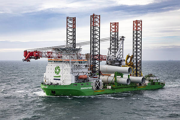 Innovation DP2 Offshore Installationsschiff