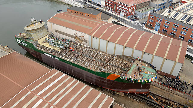 Bahía Beatriz is an 8,000 DWT hybrid chemical tanker, specifically designed for bunkering operations and terminal-to-terminal fuel transport.